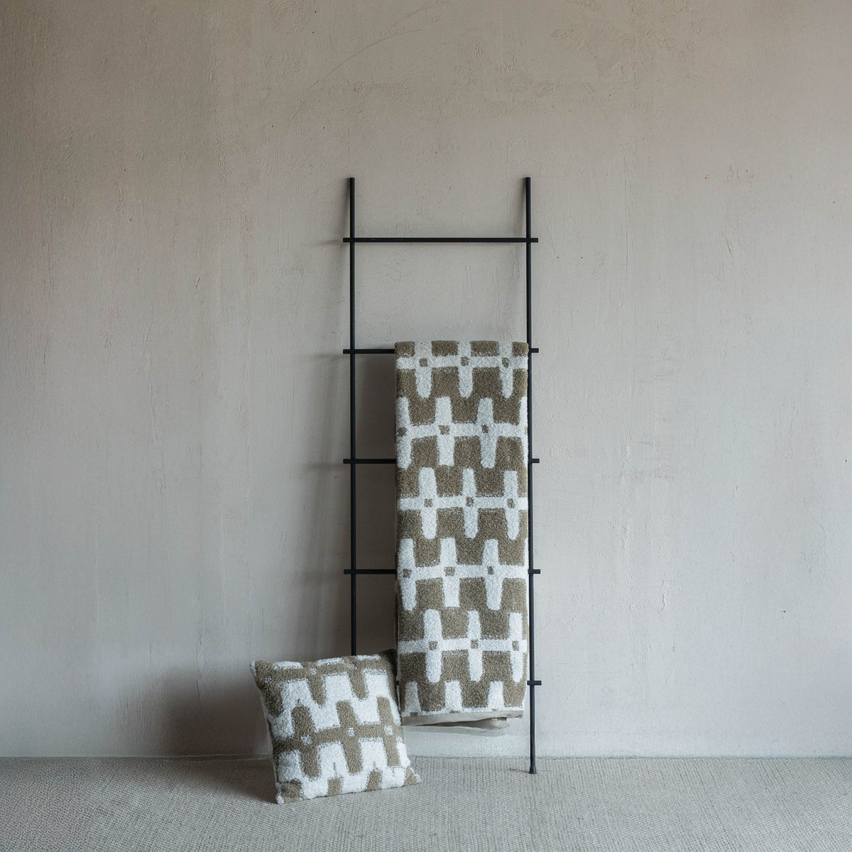 Brown Grove Geometric Throw Blanket - 205x154cm